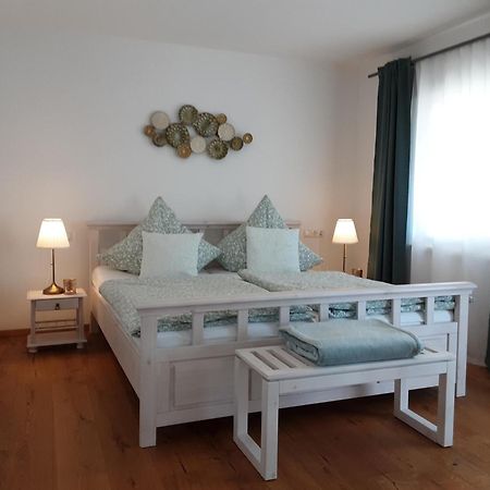Ferienwohnung Poelzl Chieming Bagian luar foto