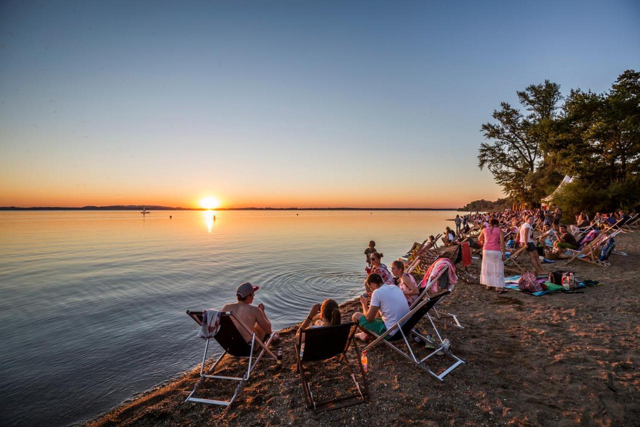 Ferienwohnung Poelzl Chieming Bagian luar foto