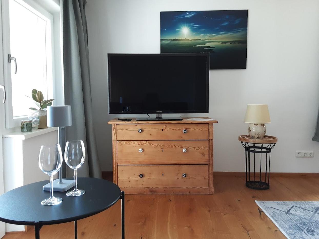 Ferienwohnung Poelzl Chieming Bagian luar foto